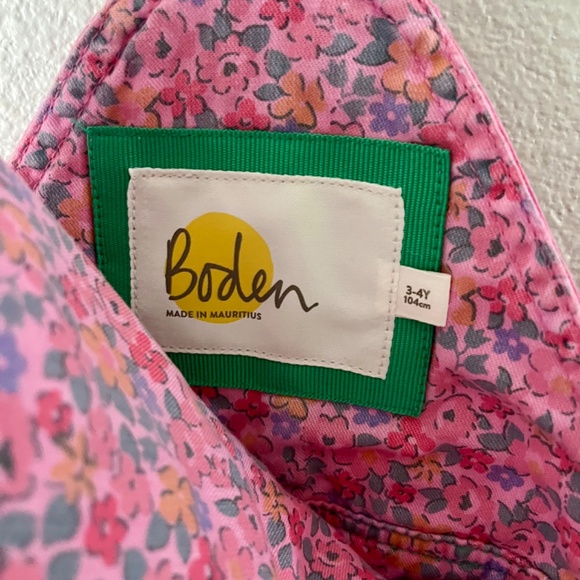 Mini Boden Strawberry Ice Pink Rainbow fun short overalls 3-4T - Picture 3 of 3